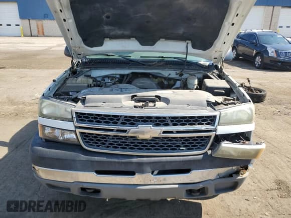 ✅ 2005 Chevrolet Silverado 2500HD Work Truck • VIN: 1GCHK24U95E248974 • Лот: 71242955. Опубликован ранее на Copart с пробегом 66 489 миль. Бесплатный доступ к архиву аукционных продаж из США и подробный отчёт об истории автомобиля на DreamBid. Изображение 11.