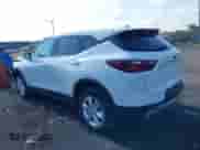 2021 Chevrolet Blazer LT z VIN 3GNKBCR4XMS584620, wystawiony jako IAAI lot #39878731 z przebiegiem 20 731 mil mil oraz . Historia ofert i sprzedaży dostępna na DreamBid. Obrazek 3.