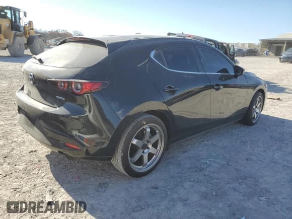 ✅ 2024 Mazda 3 S Preferred • VIN: JM1BPALM2R1654353 • Лот: 92496015. Опубликован ранее на Copart с пробегом 17 889 миль. Бесплатный доступ к архиву аукционных продаж из США и подробный отчёт об истории автомобиля на DreamBid. Изображение 3.