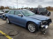 ✅ 2011 Chrysler 300 C • VIN: 2C3CK6CT6BH612156 • Lot: 90479495. Wystawiony na Copart z przebiegiem 179 247 mil. Bezpłatny archiwum sprzedaży aukcyjnych z USA i szczegółowy raport historii pojazdu na DreamBid. Zdjęcie 4.