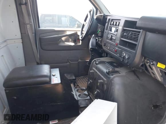 ✅ 2015 Chevrolet Express Cargo • VIN: 1GCWGFCF6F1167832 • Lot: 42957622. Listed on IAAI with 112,734 mi. Free auction sales archive from the USA and detailed vehicle history report at DreamBid. Image 5.