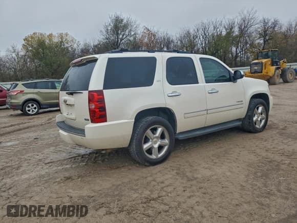 ✅ 2009 Chevrolet Tahoe LTZ • VIN: 1GNFC33099R298112 • Lot: 94195125. Wystawiony na Copart z przebiegiem 239 628 mil. Bezpłatny archiwum sprzedaży aukcyjnych z USA i szczegółowy raport historii pojazdu na DreamBid. Zdjęcie 3.