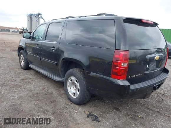 ✅ 2013 Chevrolet Suburban LT • VIN: 1GNSKJE77DR346277 • Lot: 43679072. Listed on IAAI with 435,900 mi. Free auction sales archive from the USA and detailed vehicle history report at DreamBid. Image 3.