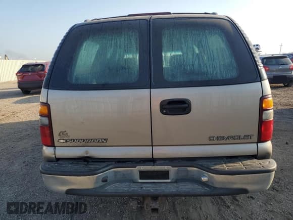 ✅ 2001 Chevrolet Suburban LS • VIN: 1GNEC16T21J281855 • Лот: 62833014. Опубликован ранее на Copart с пробегом Не указан. Бесплатный доступ к архиву аукционных продаж из США и подробный отчёт об истории автомобиля на DreamBid. Изображение 6.