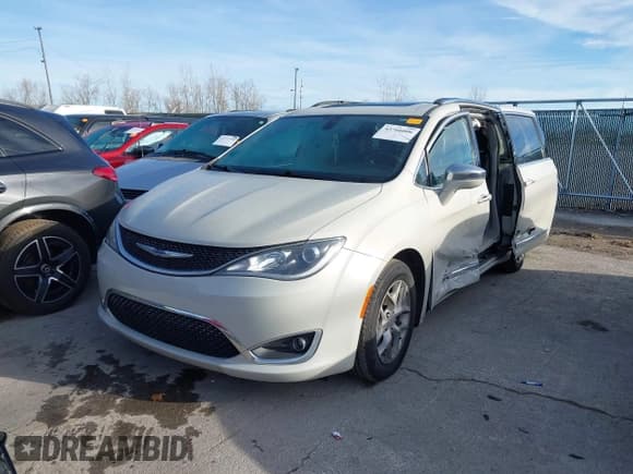 ✅ 2020 Chrysler Pacifica Limited • VIN: 2C4RC1GGXLR108949 • Лот: 43766006. Опубликован ранее на IAAI с пробегом 107 305 миль. Бесплатный доступ к архиву аукционных продаж из США и подробный отчёт об истории автомобиля на DreamBid. Изображение 2.