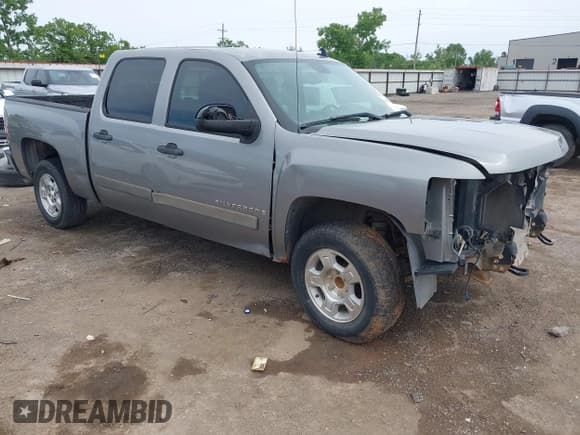 ✅ 2007 Chevrolet Silverado 1500 1LT • VIN: 2GCEC13J271510467 • Lot: 42184998. Wystawiony na IAAI z przebiegiem 258 558 mil. Bezpłatny archiwum sprzedaży aukcyjnych z USA i szczegółowy raport historii pojazdu na DreamBid. Zdjęcie 1.