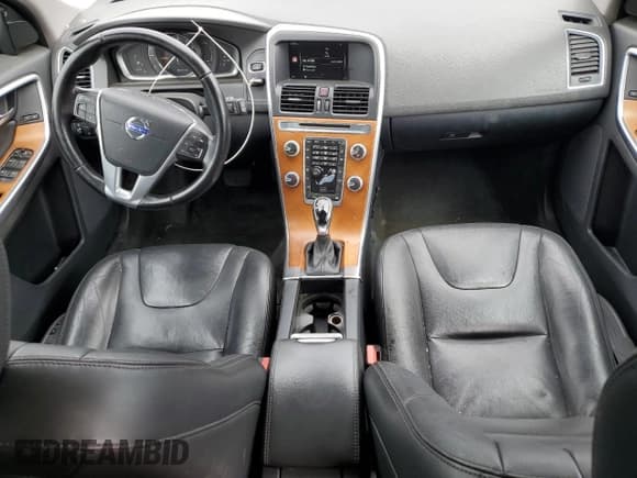 ✅ 2017 Volvo XC60 Inscription • VIN: YV449MRU2H2009722 • Lot: 60276805. Listed on Copart with 100,011 mi. Free auction sales archive from the USA and detailed vehicle history report at DreamBid. Image 8.