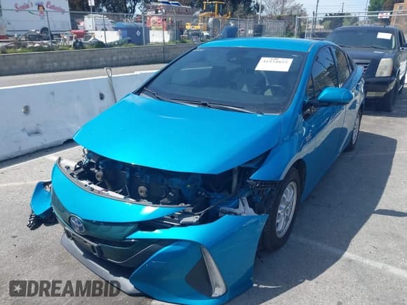 ✅ 2017 Toyota Prius Plus • VIN: JTDKARFP2H3001031 • Lot: 41934825. Listed on IAAI with 85,634 mi. Free auction sales archive from the USA and detailed vehicle history report at DreamBid. Image 19.
