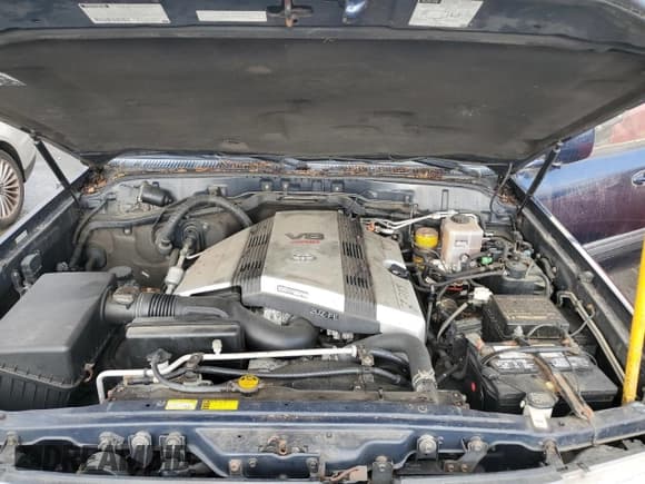 ✅ 2001 Toyota Land Cruiser • VIN: JTEHT05J812015665 • Lot: 80098984. Listed on Copart with 219,107 mi. Free auction sales archive from the USA and detailed vehicle history report at DreamBid. Image 12.