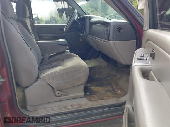 ✅ 2004 Chevrolet Tahoe LS • VIN: 1GNEC13V54R312043 • Lot: 42036854. Listed on IAAI with 327,739 mi. Free auction sales archive from the USA and detailed vehicle history report at DreamBid. Image 5.