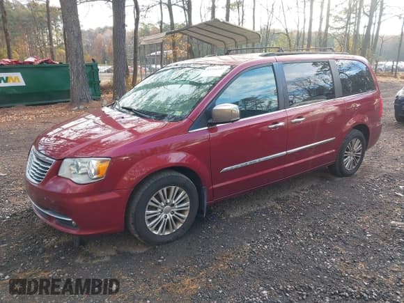 ✅ 2013 Chrysler Town & Country Touring L • VIN: 2C4RC1CG2DR659979 • Lot: 43744397. Listed on IAAI with 172,527 mi. Free auction sales archive from the USA and detailed vehicle history report at DreamBid. Image 2.