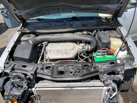 ✅ 2004 Saturn VUE V6 • VIN: 5GZCZ63444S807649 • Lot: 63202255. Wystawiony na Copart z przebiegiem 107 896 mil. Bezpłatny archiwum sprzedaży aukcyjnych z USA i szczegółowy raport historii pojazdu na DreamBid. Zdjęcie 12.