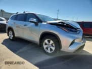 ✅ 2021 Toyota Highlander L • VIN: 5TDBZRBH7MS550675 • Lot: 84821345. Wystawiony na Copart z przebiegiem 22 414 mil. Bezpłatny archiwum sprzedaży aukcyjnych z USA i szczegółowy raport historii pojazdu na DreamBid. Zdjęcie 4.