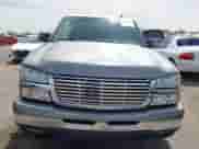 2006 Chevrolet Silverado 1500 LT2 z VIN 2GCEC19T361333158, wystawiony jako IAAI lot #42218305 z przebiegiem 220 009 mil mil oraz . Historia ofert i sprzedaży dostępna na DreamBid. Obrazek 13.