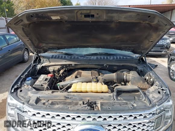 ✅ 2018 Ford Expedition Platinum • VIN: 1FMJU1LT6JEA70140 • Lot: 43643774. Wystawiony na IAAI z przebiegiem 149 177 mil. Bezpłatny archiwum sprzedaży aukcyjnych z USA i szczegółowy raport historii pojazdu na DreamBid. Zdjęcie 10.