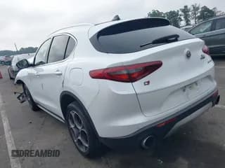 ✅ 2018 Alfa Romeo Stelvio Ti • VIN: ZASFAKBN1J7B83520 • Lot: 43290237. Wystawiony na IAAI z przebiegiem Nie podano. Bezpłatny archiwum sprzedaży aukcyjnych z USA i szczegółowy raport historii pojazdu na DreamBid. Zdjęcie 3.