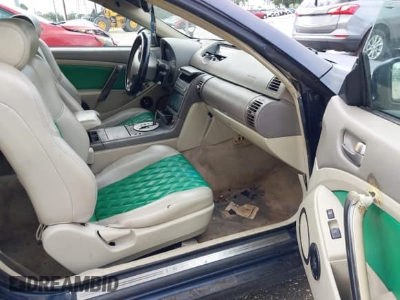 ✅ 2004 Infiniti G35 w/Leather • VIN: JNKCV54E34M803979 • Лот: 43085888. Опубликован ранее на IAAI с пробегом 223 985 миль. Бесплатный доступ к архиву аукционных продаж из США и подробный отчёт об истории автомобиля на DreamBid. Изображение 5.