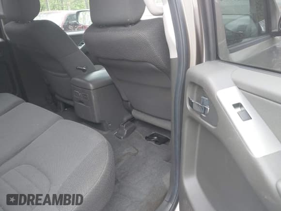 ✅ 2007 Nissan Pathfinder S • VIN: 5N1AR18W87C624626 • Lot: 42232820. Wystawiony na IAAI z przebiegiem 113 607 mil. Bezpłatny archiwum sprzedaży aukcyjnych z USA i szczegółowy raport historii pojazdu na DreamBid. Zdjęcie 8.