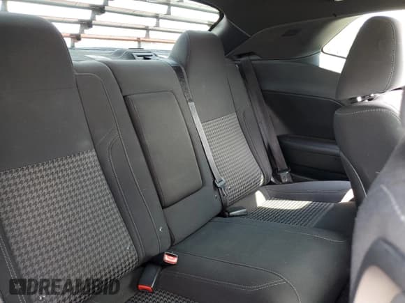 ✅ 2019 Dodge Challenger SXT • VIN: 2C3CDZGG4KH522173 • Lot: 65908284. Wystawiony na Copart z przebiegiem 95 134 mil. Bezpłatny archiwum sprzedaży aukcyjnych z USA i szczegółowy raport historii pojazdu na DreamBid. Zdjęcie 10.