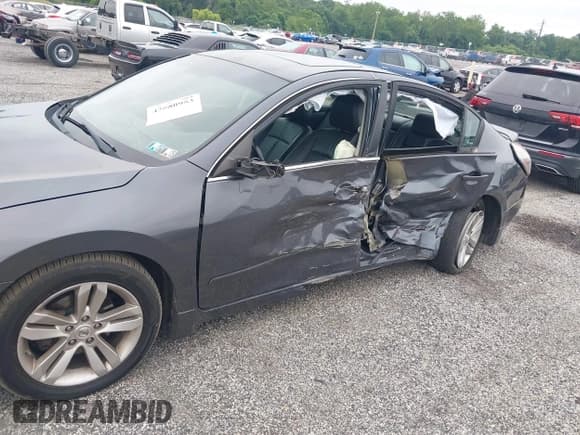 ✅ 2010 Nissan Altima SR • VIN: 1N4BL2AP2AN523280 • Лот: 42580953. Опубликован ранее на IAAI с пробегом 235 013 миль. Бесплатный доступ к архиву аукционных продаж из США и подробный отчёт об истории автомобиля на DreamBid. Изображение 6.