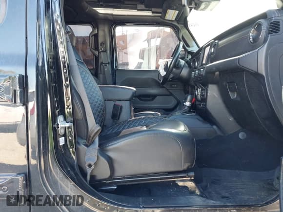 ✅ 2021 Jeep Wrangler Unlimited Sahara • VIN: 1C4HJXEG5MW595591 • Lot: 43143570. Listed on IAAI with 105,955 mi. Free auction sales archive from the USA and detailed vehicle history report at DreamBid. Image 5.