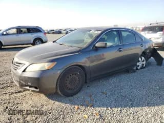 ✅ 2007 Toyota Camry LE • VIN: 4T1BK46K07U541390 • Лот: 92664945. Опубликован ранее на Copart с пробегом 201 372 миль. Бесплатный доступ к архиву аукционных продаж из США и подробный отчёт об истории автомобиля на DreamBid. Изображение 1.