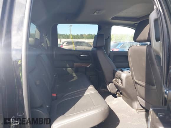 2021 Chevrolet Silverado 1500 RST z VIN 1GCUYEEL5MZ326680, wystawiony jako IAAI lot #43466338 z przebiegiem 47 457 mil mil oraz . Historia ofert i sprzedaży dostępna na DreamBid. Obrazek 8.