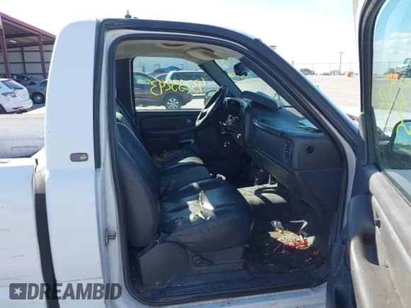 2004 Chevrolet Silverado 1500 Work Truck z VIN 1GCEC14V44Z314647, wystawiony jako IAAI lot #43253243 z przebiegiem Nie podano mil oraz . Historia ofert i sprzedaży dostępna na DreamBid. Obrazek 5.