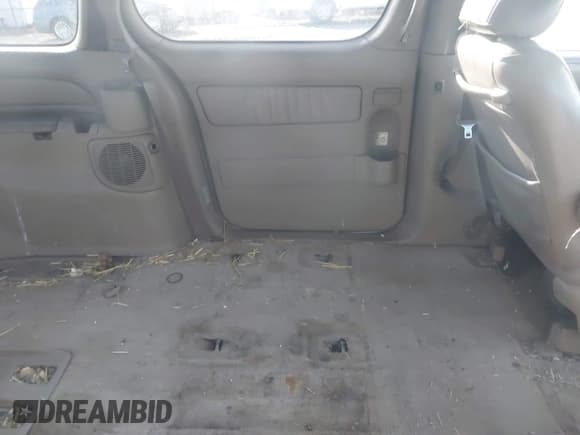 ✅ 2001 Toyota Sienna LE • VIN: 4T3ZF13C61U361232 • Lot: 43498432. Wystawiony na IAAI z przebiegiem 260 455 mil. Bezpłatny archiwum sprzedaży aukcyjnych z USA i szczegółowy raport historii pojazdu na DreamBid. Zdjęcie 8.