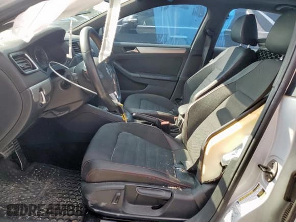 ✅ 2013 Volkswagen Jetta Autobahn • VIN: 3VW467AJ3DM272722 • Lot: 70466455. Wystawiony na Copart z przebiegiem 103 066 mil. Bezpłatny archiwum sprzedaży aukcyjnych z USA i szczegółowy raport historii pojazdu na DreamBid. Zdjęcie 7.