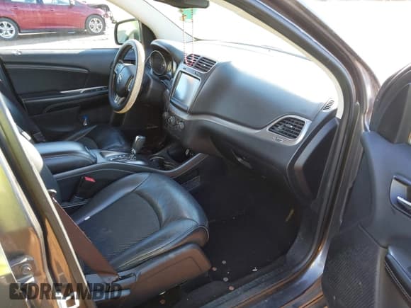 ✅ 2016 Dodge Journey Crossroad • VIN: 3C4PDCGG7GT138932 • Лот: 41311882. Опубликован ранее на IAAI с пробегом 131 734 миль. Бесплатный доступ к архиву аукционных продаж из США и подробный отчёт об истории автомобиля на DreamBid. Изображение 5.