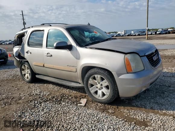 ✅ 2007 GMC Yukon SLE • VIN: 1GKFC13J47R397427 • Лот: 89894685. Опубликован ранее на Copart с пробегом 370 059 миль. Бесплатный доступ к архиву аукционных продаж из США и подробный отчёт об истории автомобиля на DreamBid. Изображение 4.