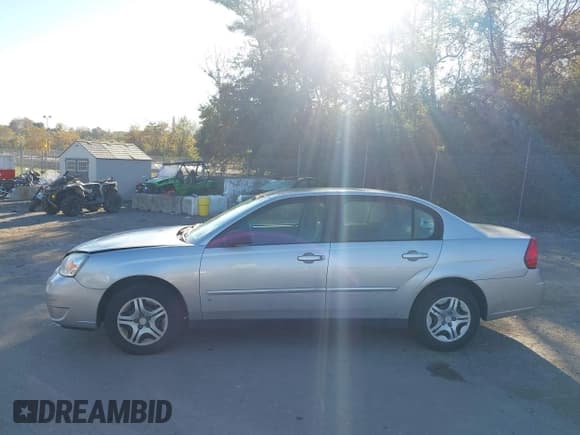 ✅ 2007 Chevrolet Malibu 1LS • VIN: 1G1ZS58FX7F158417 • Lot: 43537463. Listed on IAAI with 181,224 mi. Free auction sales archive from the USA and detailed vehicle history report at DreamBid. Image 14.