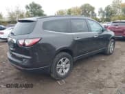 ✅ 2015 Chevrolet Traverse LT • VIN: 1GNKVHKD7FJ389402 • Lot: 43459239. Wystawiony na IAAI z przebiegiem 181 497 mil. Bezpłatny archiwum sprzedaży aukcyjnych z USA i szczegółowy raport historii pojazdu na DreamBid. Zdjęcie 4.