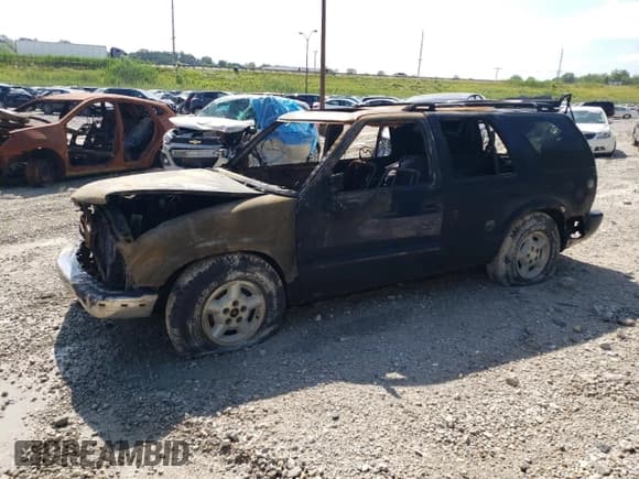 ✅ 2001 Chevrolet Blazer LT • VIN: 1GNDT13WX1K259946 • Lot: 60922105. Wystawiony na Copart z przebiegiem Nie podano. Bezpłatny archiwum sprzedaży aukcyjnych z USA i szczegółowy raport historii pojazdu na DreamBid. Zdjęcie 1.