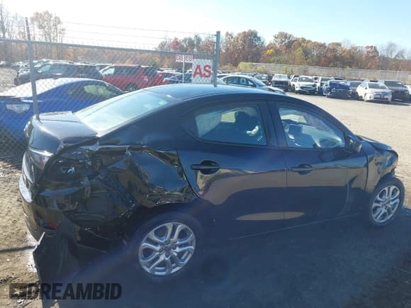 ✅ 2016 Scion iA • VIN: 3MYDLBZV8GY133061 • Lot: 43682172. Wystawiony na IAAI z przebiegiem 110 906 mil. Bezpłatny archiwum sprzedaży aukcyjnych z USA i szczegółowy raport historii pojazdu na DreamBid. Zdjęcie 14.