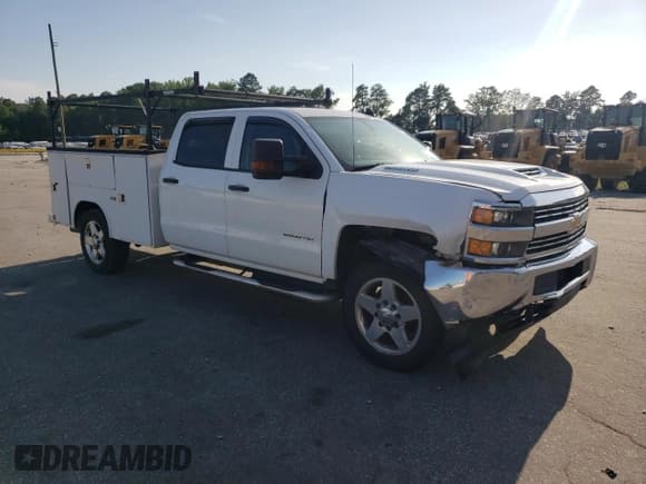 ✅ 2017 Chevrolet Silverado 2500HD Work Truck • VIN: 1GC1KUEY2HF141052 • Lot: 63424255. Wystawiony na Copart z przebiegiem 214 680 mil. Bezpłatny archiwum sprzedaży aukcyjnych z USA i szczegółowy raport historii pojazdu na DreamBid. Zdjęcie 4.