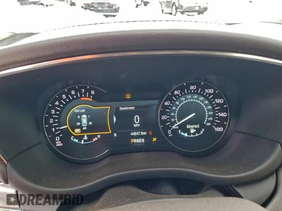 ✅ 2019 Lincoln MKC Standard • VIN: 5LMCJ1D98KUL37318 • Lot: 95535525. Wystawiony na Copart z przebiegiem 44 647 mil. Bezpłatny archiwum sprzedaży aukcyjnych z USA i szczegółowy raport historii pojazdu na DreamBid. Zdjęcie 9.