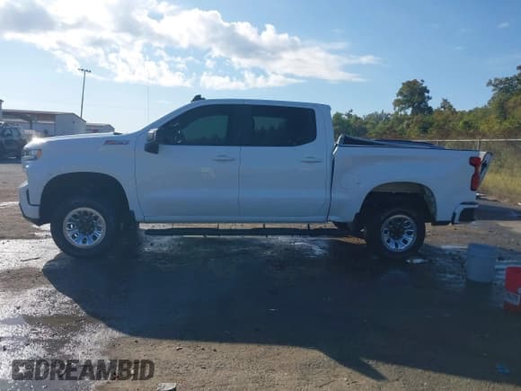 ✅ 2019 Chevrolet Silverado 1500 RST • VIN: 3GCUYEED5KG103755 • Lot: 43631636. Wystawiony na IAAI z przebiegiem 146 702 mil. Bezpłatny archiwum sprzedaży aukcyjnych z USA i szczegółowy raport historii pojazdu na DreamBid. Zdjęcie 15.