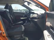 ✅ 2019 Nissan Kicks SR • VIN: 3N1CP5CU1KL506322 • Lot: 43112512. Wystawiony na IAAI z przebiegiem 67 171 mil. Bezpłatny archiwum sprzedaży aukcyjnych z USA i szczegółowy raport historii pojazdu na DreamBid. Zdjęcie 5.