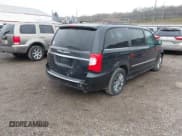 ✅ 2014 Chrysler Town & Country Touring L • VIN: 2C4RC1CGXER180162 • Lot: 43727312. Listed on IAAI with 133,239 mi. Free auction sales archive from the USA and detailed vehicle history report at DreamBid. Image 4.