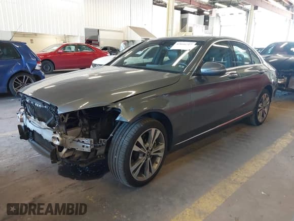 ✅ 2019 Mercedes-Benz C 300 • VIN: 55SWF8EB3KU301575 • Lot: 42616717. Wystawiony na IAAI z przebiegiem 92 366 mil. Bezpłatny archiwum sprzedaży aukcyjnych z USA i szczegółowy raport historii pojazdu na DreamBid. Zdjęcie 20.