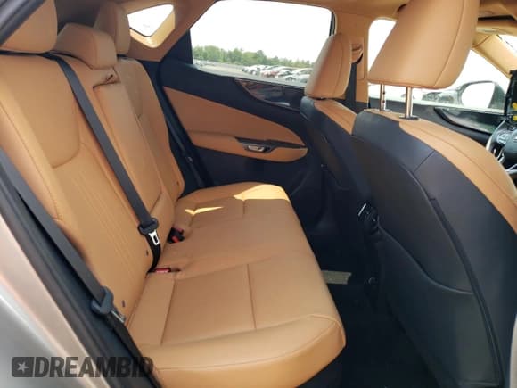 ✅ 2024 Lexus NX 350h • VIN: 2T2AKCEZXRC020696 • Lot: 62478075. Wystawiony na Copart z przebiegiem 14 850 mil. Bezpłatny archiwum sprzedaży aukcyjnych z USA i szczegółowy raport historii pojazdu na DreamBid. Zdjęcie 11.