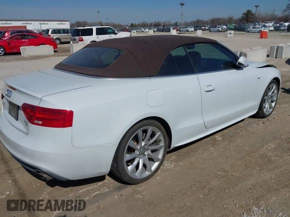 ✅ 2015 Audi A5 Premium Plus • VIN: WAUMFAFH3FN001641 • Lot: 41781985. Listed on IAAI with 44,229 mi. Free auction sales archive from the USA and detailed vehicle history report at DreamBid. Image 4.