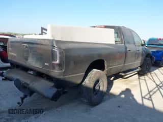 2005 Dodge 3500 SLT z VIN 3D7LS38C95G706190, wystawiony jako IAAI lot #40597269 z przebiegiem 264 260 mil mil oraz . Historia ofert i sprzedaży dostępna na DreamBid. Obrazek 4.