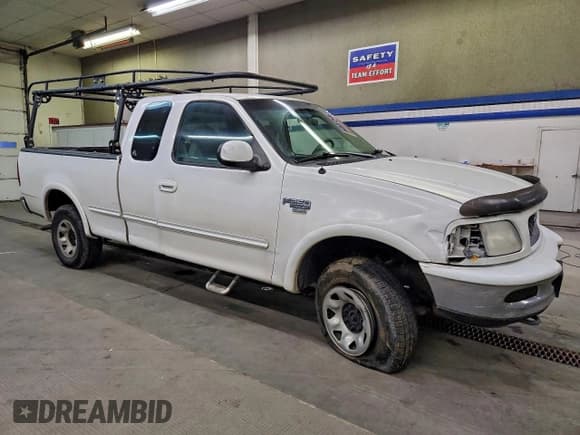 ✅ 1998 Ford F-250 • VIN: 1FTPX28L4WKA19832 • Лот: 94754475. Опубликован ранее на Copart с пробегом 154 974 миль. Бесплатный доступ к архиву аукционных продаж из США и подробный отчёт об истории автомобиля на DreamBid. Изображение 4.