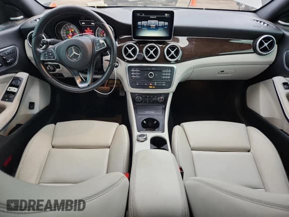 ✅ 2016 Mercedes-Benz CLA 250 • VIN: WDDSJ4EB5GN376011 • Lot: 81336265. Wystawiony na Copart z przebiegiem 98 919 mil. Bezpłatny archiwum sprzedaży aukcyjnych z USA i szczegółowy raport historii pojazdu na DreamBid. Zdjęcie 8.