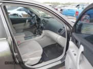 ✅ 2013 Toyota Highlander • VIN: 5TDZA3EH7DS036680 • Lot: 42926343. Listed on IAAI with 176,260 mi. Free auction sales archive from the USA and detailed vehicle history report at DreamBid. Image 5.