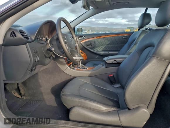 ✅ 2004 Mercedes-Benz CLK 500 • VIN: WDBTJ75J44F082322 • Lot: 92814075. Listed on Copart with 63,683 mi. Free auction sales archive from the USA and detailed vehicle history report at DreamBid. Image 7.