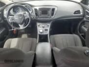 ✅ 2016 Chrysler 200 Limited • VIN: 1C3CCCAG7GN119716 • Lot: 68781485. Wystawiony na Copart z przebiegiem 202 227 mil. Bezpłatny archiwum sprzedaży aukcyjnych z USA i szczegółowy raport historii pojazdu na DreamBid. Zdjęcie 8.